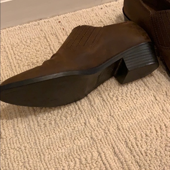 Zodiac Cute brown booties - Picture 2 of 3